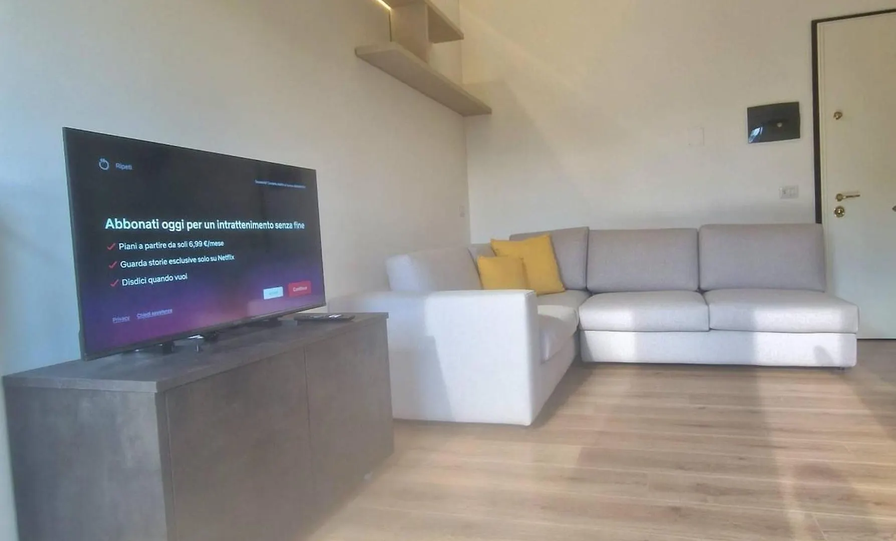Modern Viggi Suite Home Viggiù