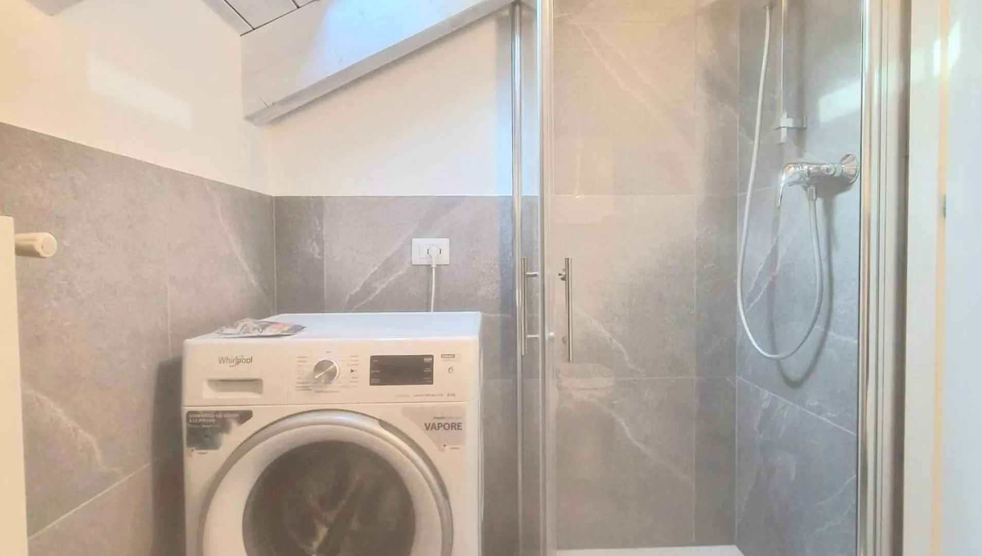 Modern Viggi Suite Home Viggiù Appartement